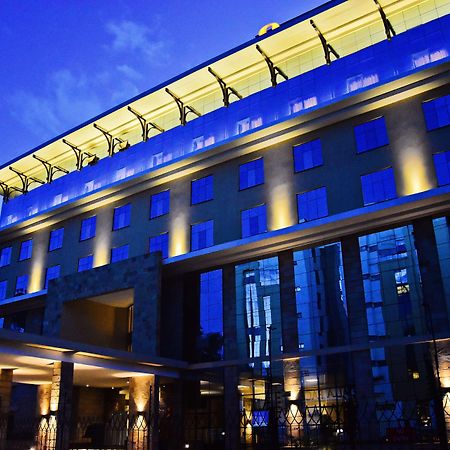 Doubletree By Hilton Nairobi Hotel Buitenkant foto