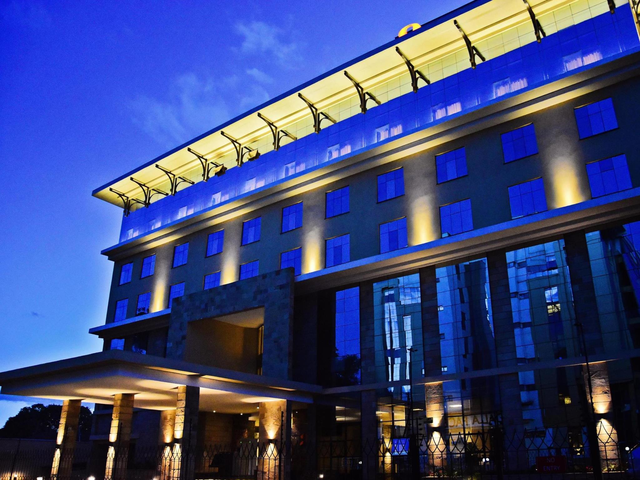 Doubletree By Hilton Nairobi Hotel Buitenkant foto