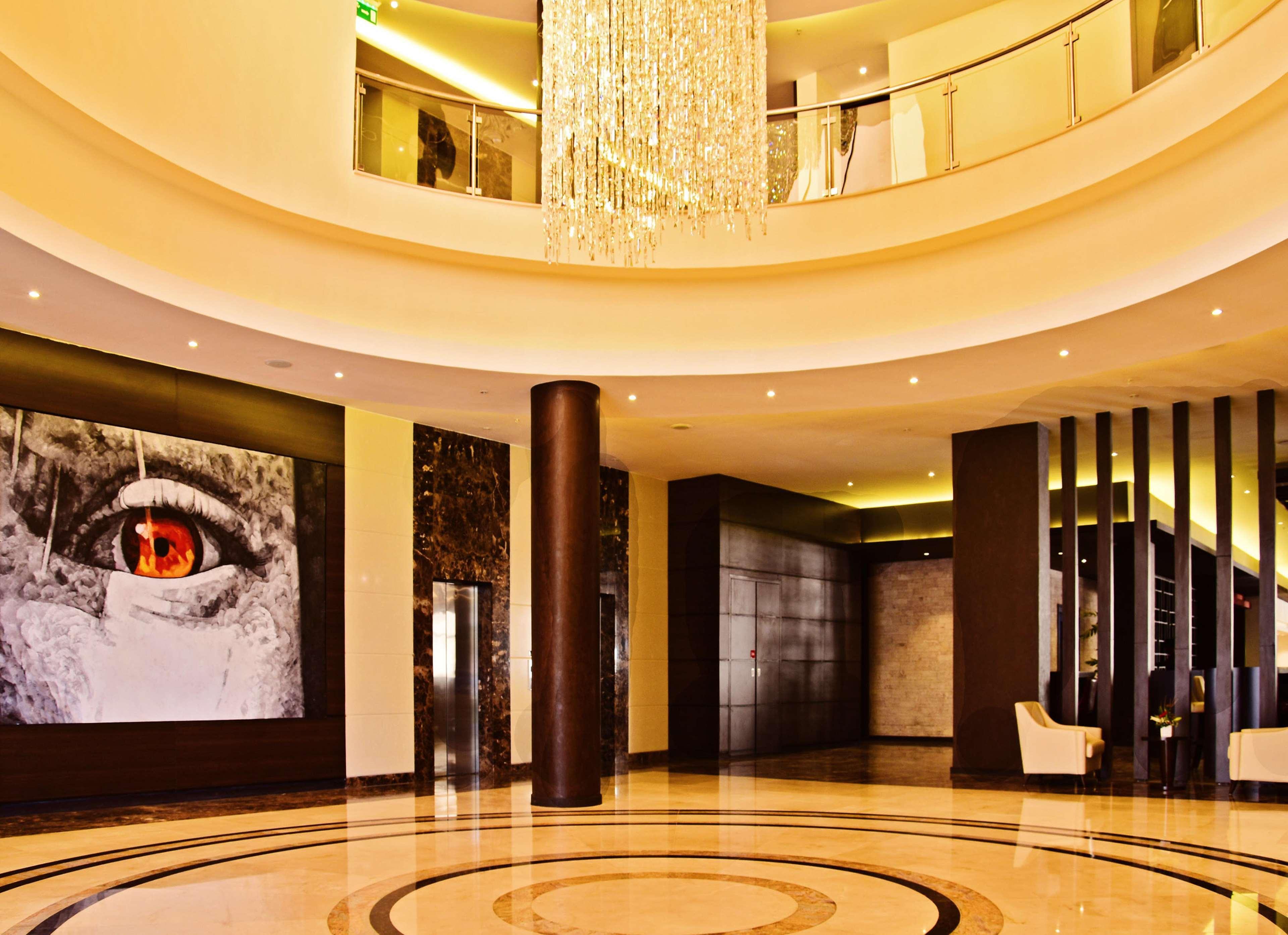 Doubletree By Hilton Nairobi Hotel Buitenkant foto