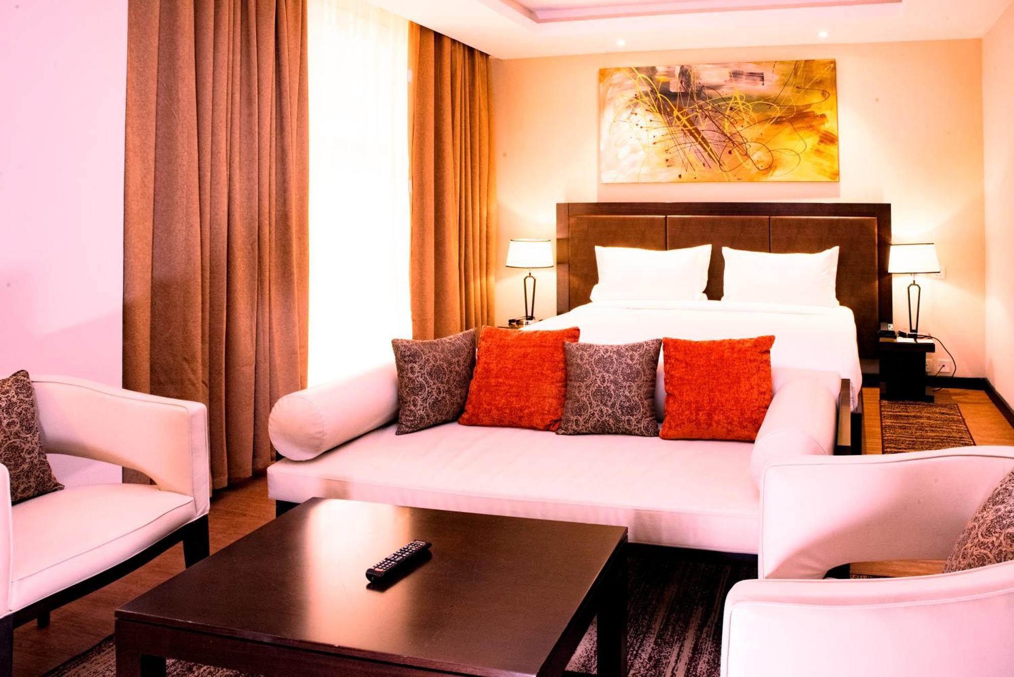 Doubletree By Hilton Nairobi Hotel Buitenkant foto