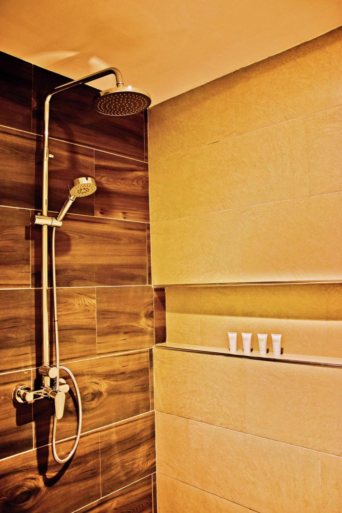 Doubletree By Hilton Nairobi Hotel Buitenkant foto