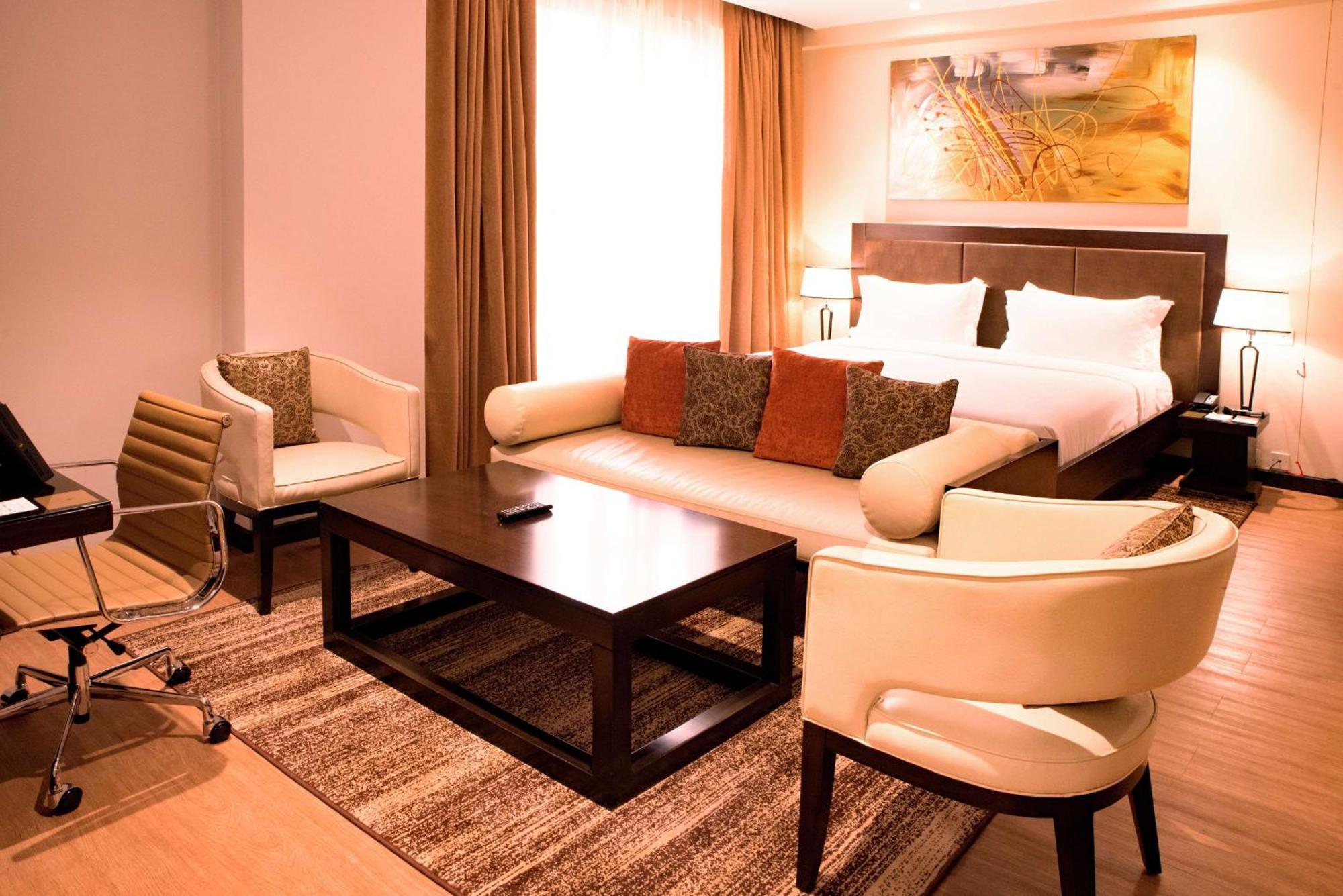 Doubletree By Hilton Nairobi Hotel Buitenkant foto