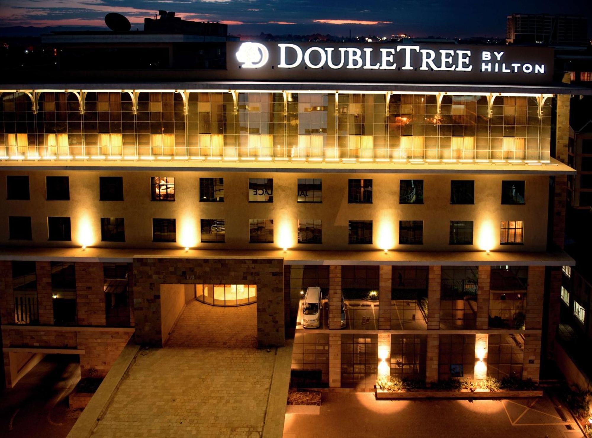 Doubletree By Hilton Nairobi Hotel Buitenkant foto