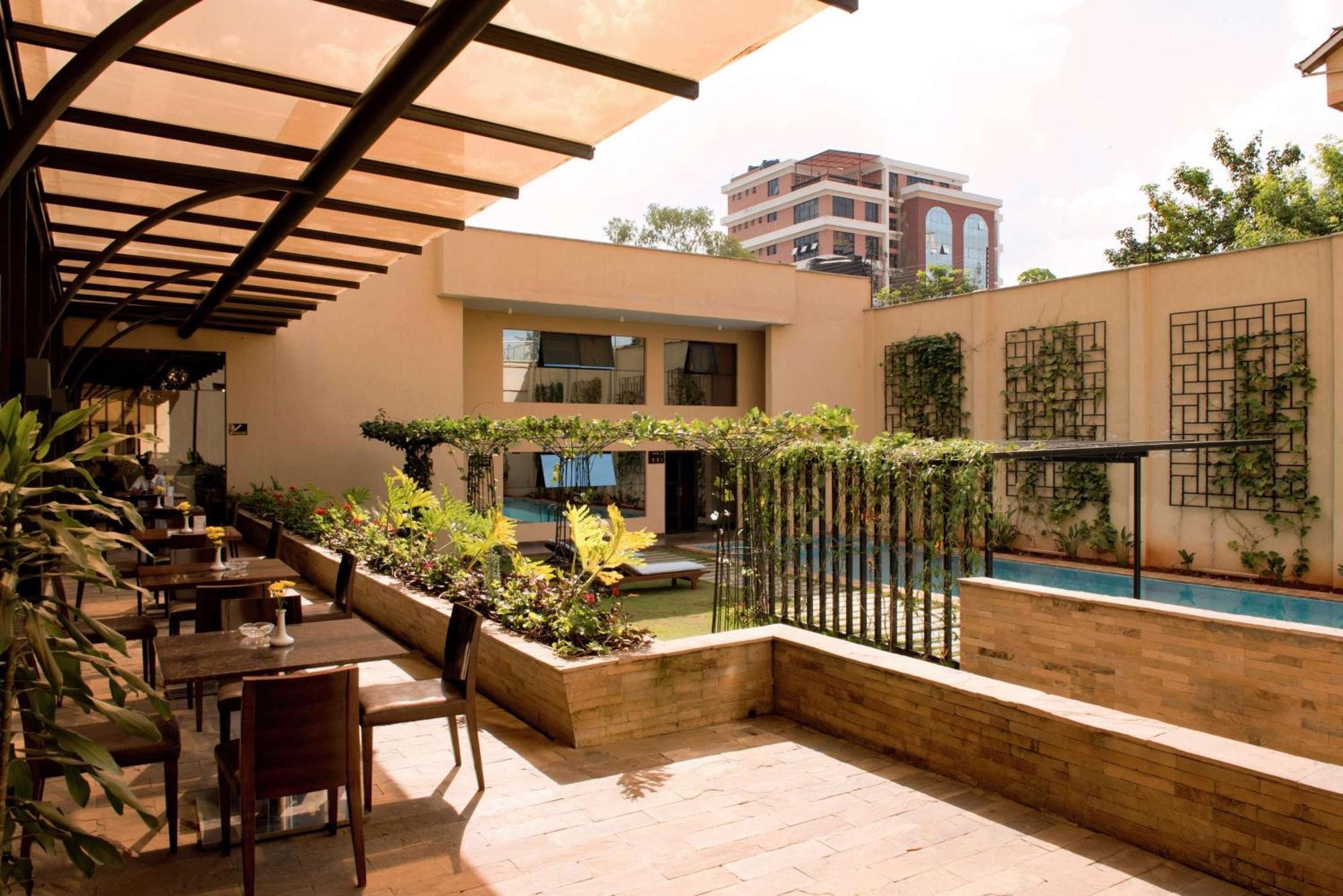 Doubletree By Hilton Nairobi Hotel Buitenkant foto