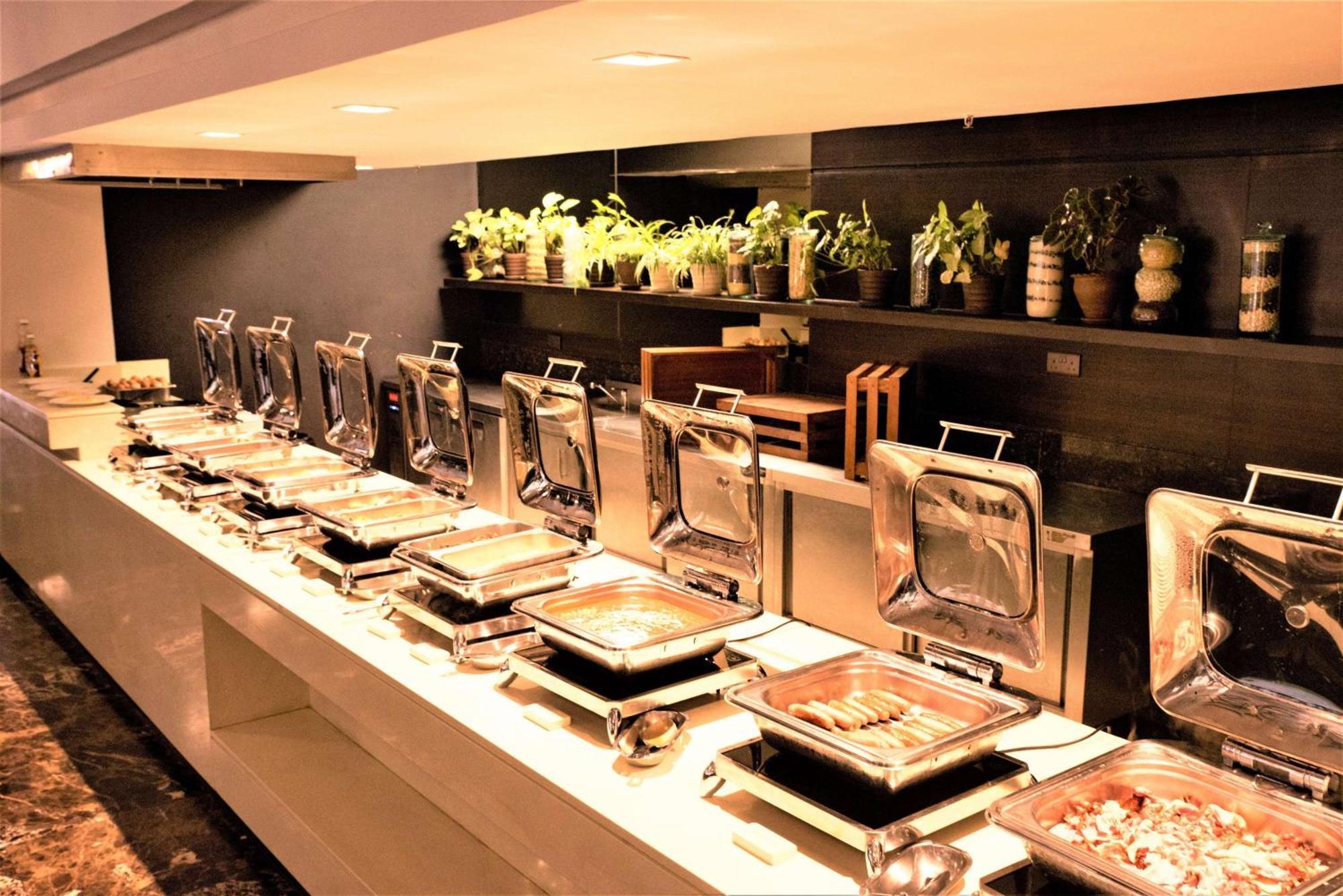 Doubletree By Hilton Nairobi Hotel Buitenkant foto